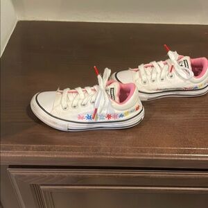 Converse White and Pink Sneakers Classic Low-Top Design